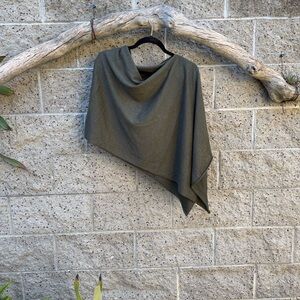 Kerisma Forest Green Knit Poncho !!New With Tags!!